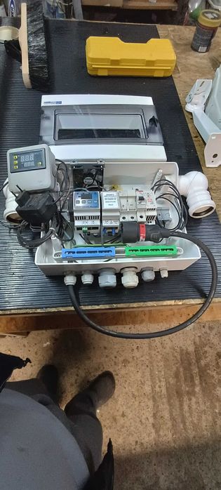 Regulator sterownik do grzania wody panelami fotowoltaicznymi.