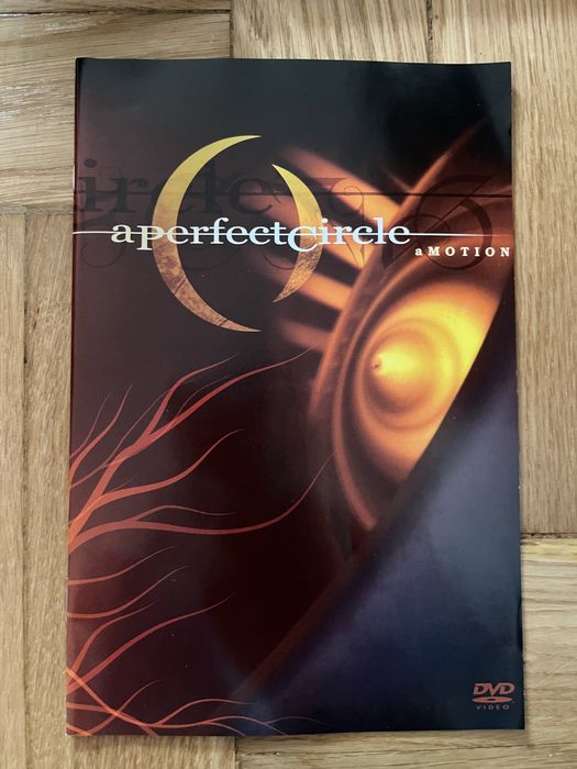 A Perfect Circle aMotion płyta DVD i płyta cd koncertowe 2004 rok Tool