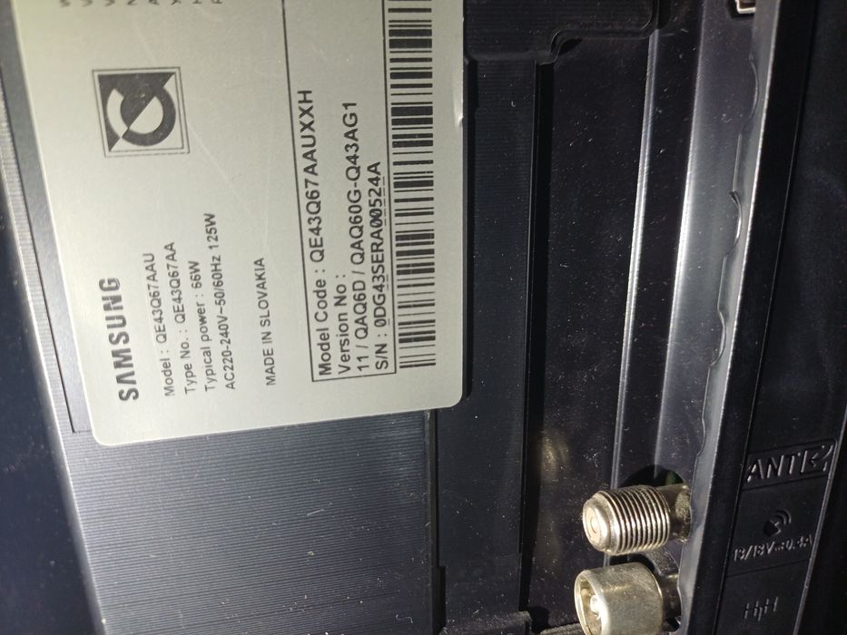 Телевізор Samsung QE-43Q67A