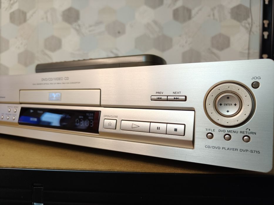 Odtwarzacz DVD CD Sony DVD-S715 z pilotem złoty