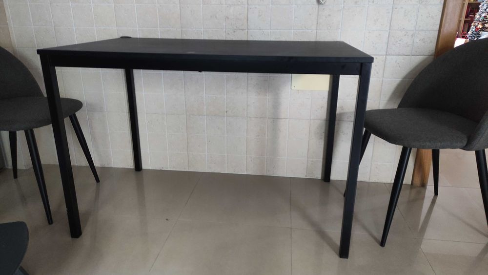 Mesa de refeição IKEA preta  110x67 cm