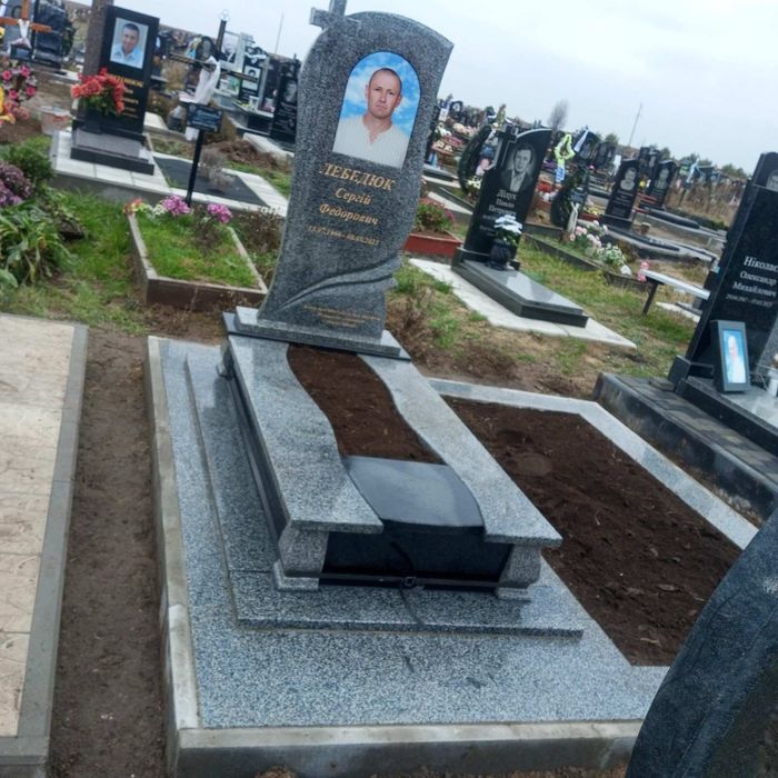 Памятники гранітні