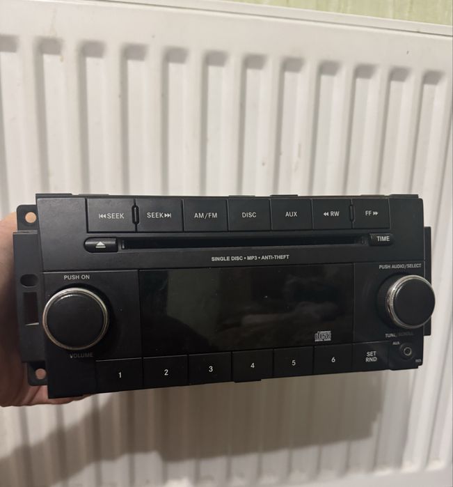 Магнітола штатна Dodge avereng 2012