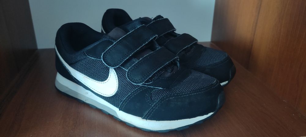 Продам дитячі кросівки