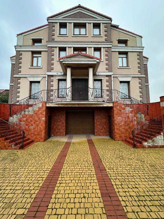 Терміново будинок 640кв.м з ремонтом, Троєщина, Можно під комерцію!!!