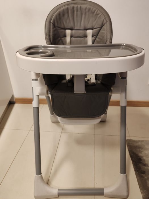 Banheira/fraldario + cadeira de alimentação
