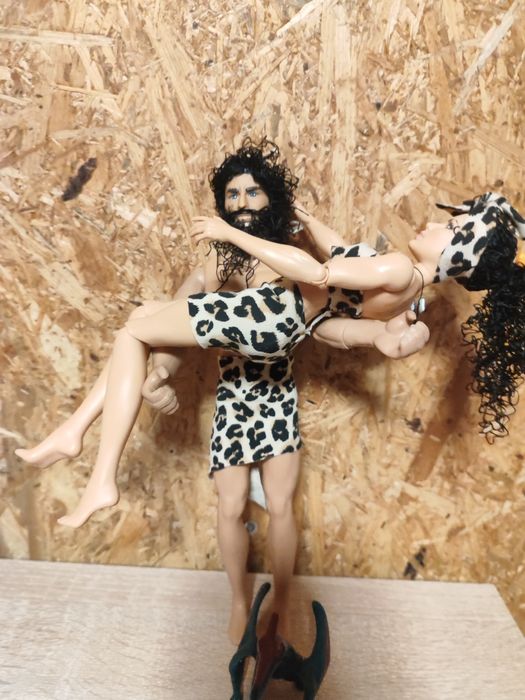 Casal de bonecos primitivos