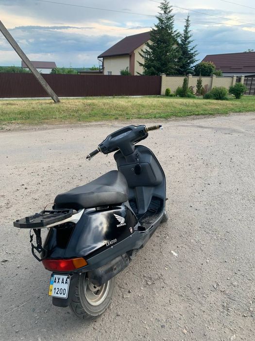 Продам мопед Honda Lead 90