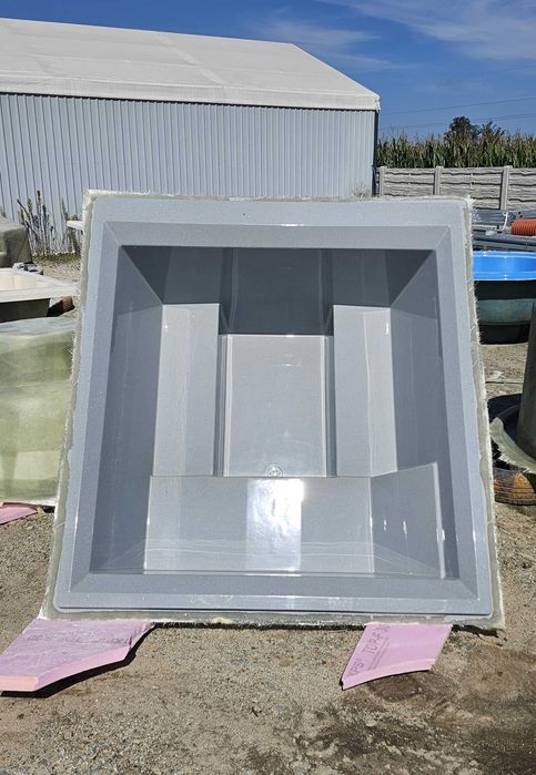 Niecka wkład Balia PIRAMIDA Jacuzzi Basen oczko wodne beczka jakuzi