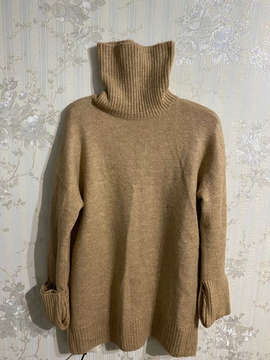 Светр Reserved із довгим горлом і зшитими рукавами