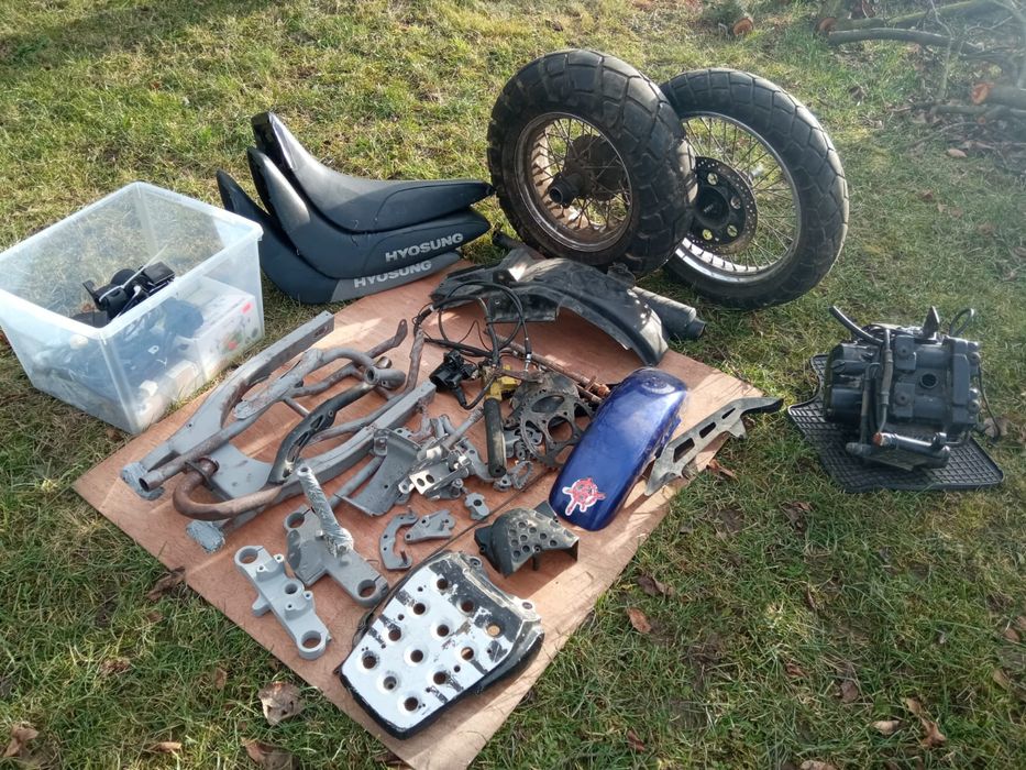 Hyosung Karion RT125 części silnik koła inne