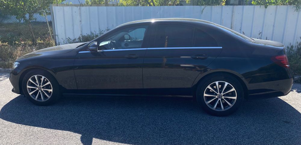 Veículo Mercedes E220