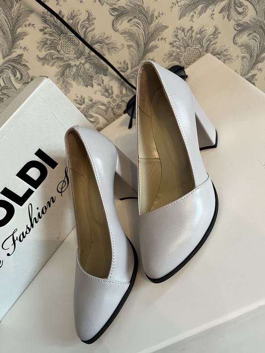 Шкіряні туфлі SOLDI  Нові