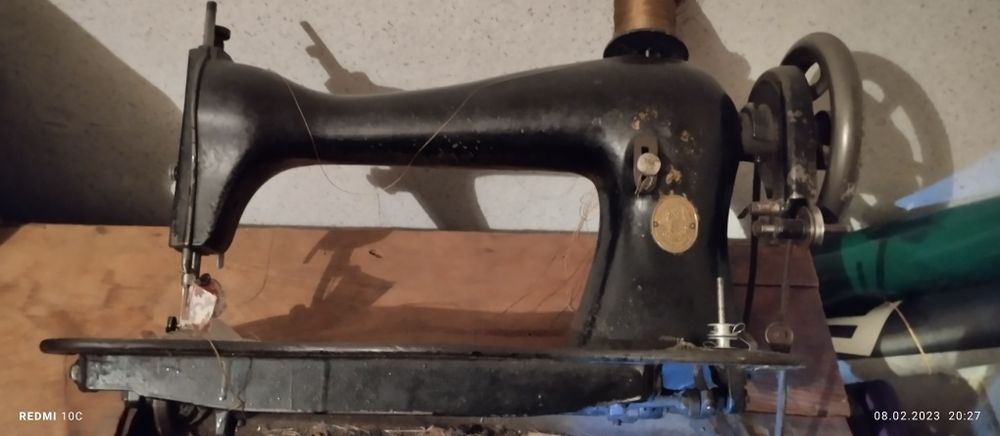 Продам швейную машинку бу в отличном состоянии Сингер