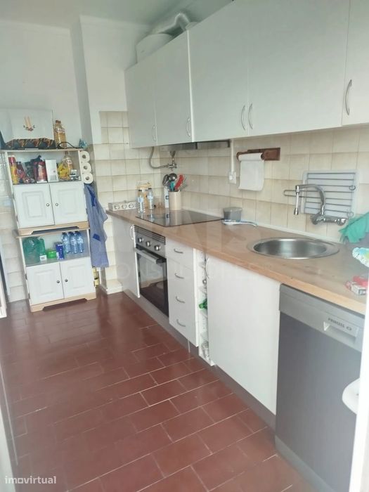 T2 Renovado com Varanda e Vista Mar em Peniche