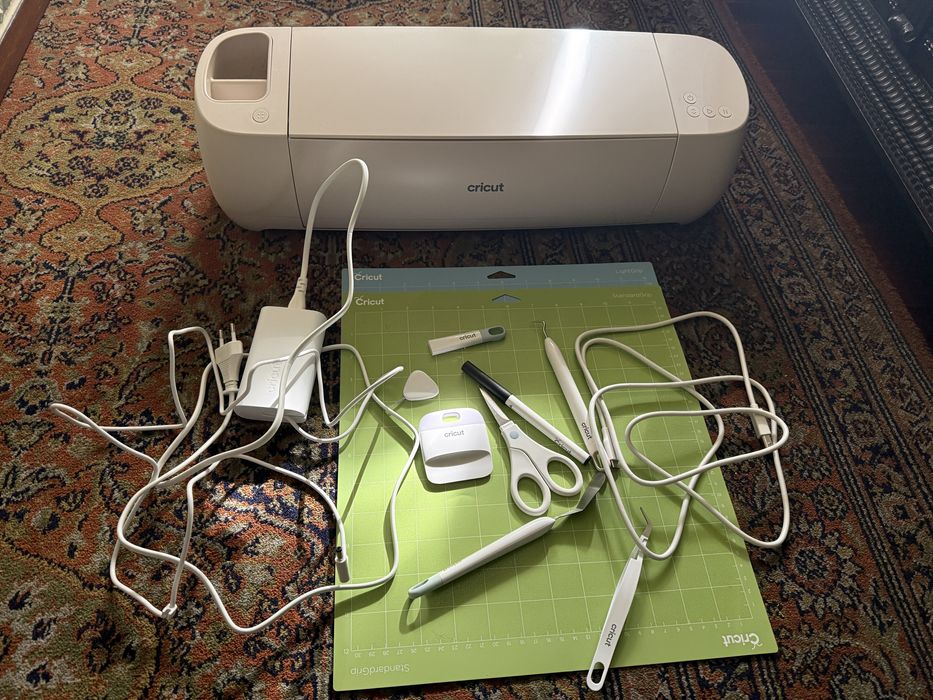 Vendo Cricut Explore 4 com Acessórios