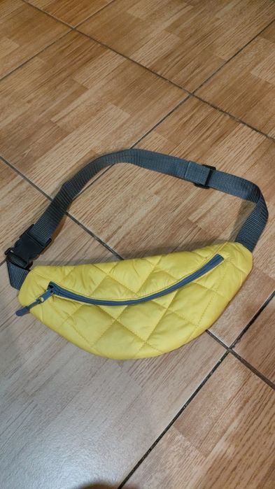 Сумка жіноча бананка