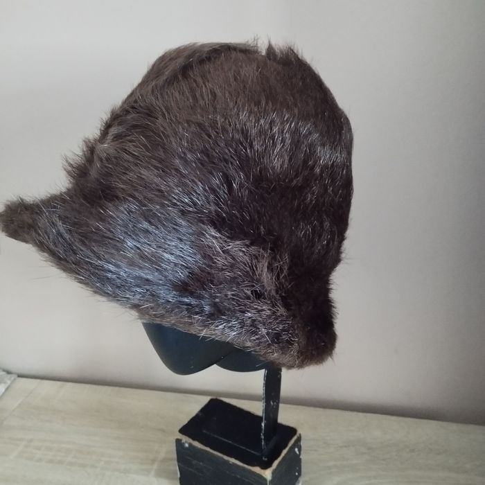 Kapelusz z futra borsuka obwód 56 cm