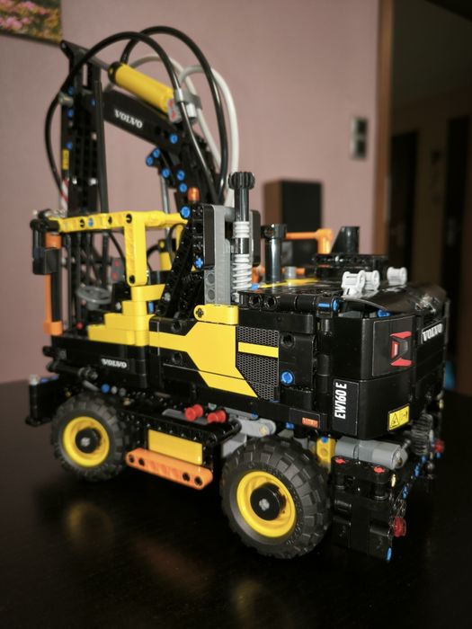 LEGO technic 42053 + 8293 ładowarka koparka Volvo