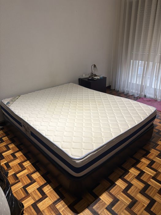 Cama de casal 1,95cm por 1,50cm
