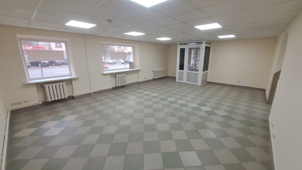 Оренда приміщення 90 м2 (300грн/м2) Ц.ринок,Макдональдс пр.Перемоги 81