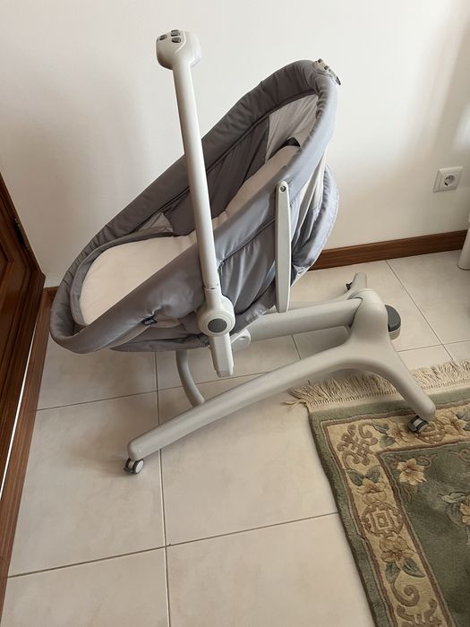 Baby Hug + 2 colchoes + 3 lencois