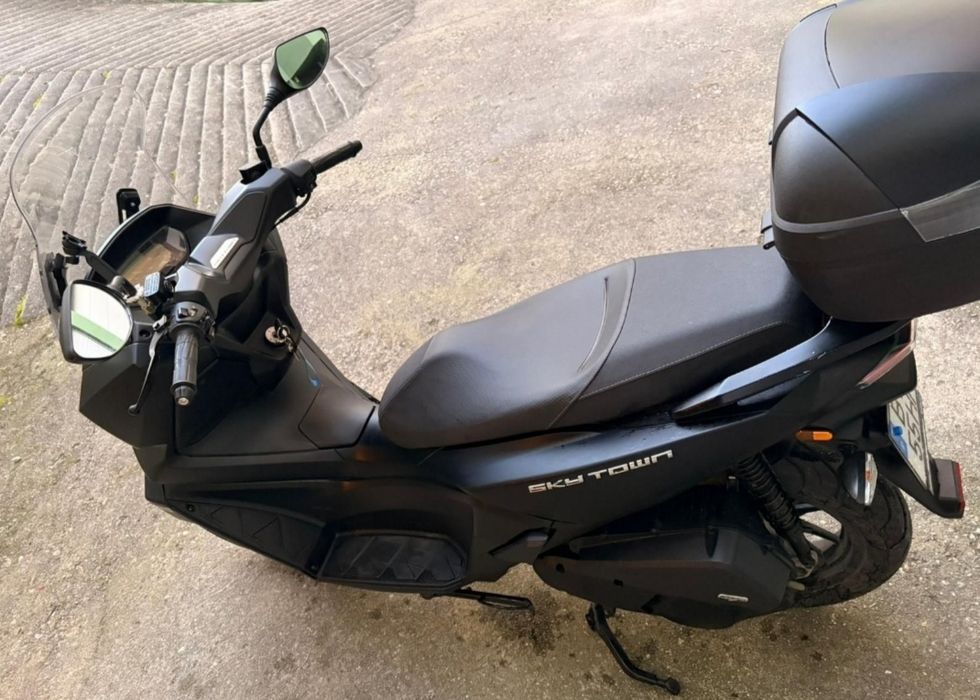 Scooter 125 com apenas 3000 km