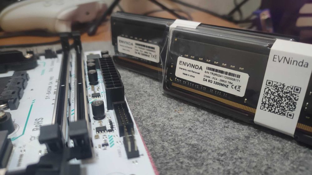 Комплект материнська плата SOYO B450M D4 Pro Socket AM4 + 16Gb DDR4!