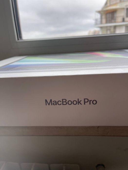 Комп’ютер ноутбук MacBook pro 13 2020 M1, 8 GB , Ram 256 GB