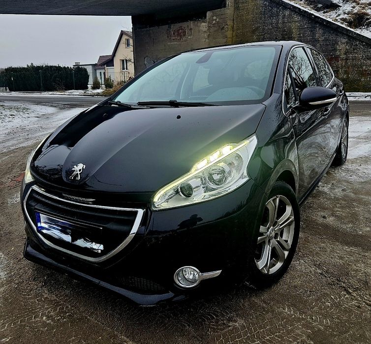 Peugeot 208 1,6b 120km  2014r