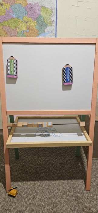 Дитячій мольберт