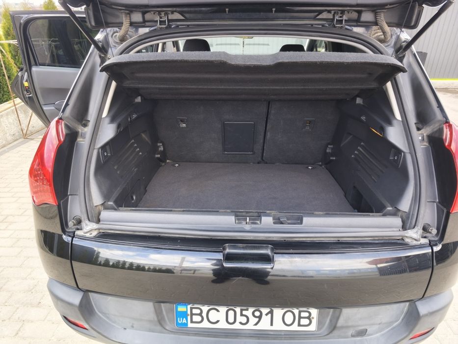 Peugeot 3008 2011р 1,6дизель механіка