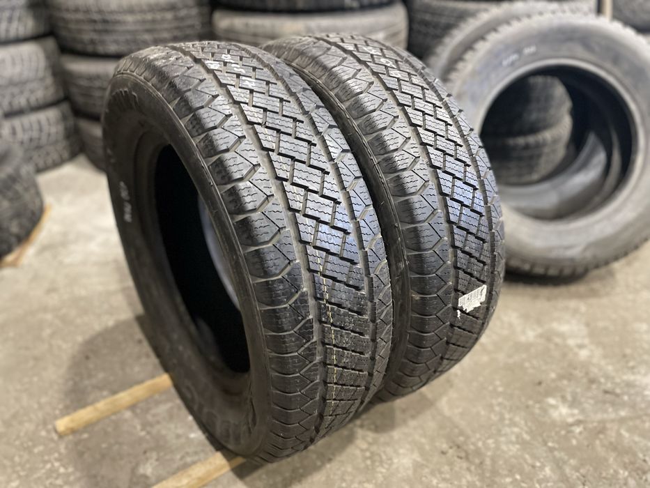 Пара всесезонної резини 235/65 R17 Шини