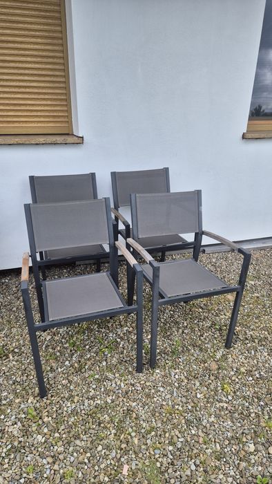 Komplet 4 krzeseł ogrodowych / tarasowych – metal + drewno (szare/grafitowe)