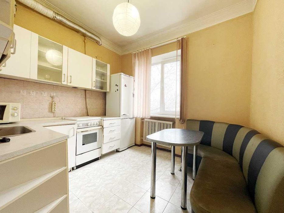 Продаж 2к сталінки на пр-ті Леоніда Каденюка (Гагаріна), 6