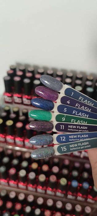 Sprzedam lakiery hybrydowe i materiały do przedłużania paznokci