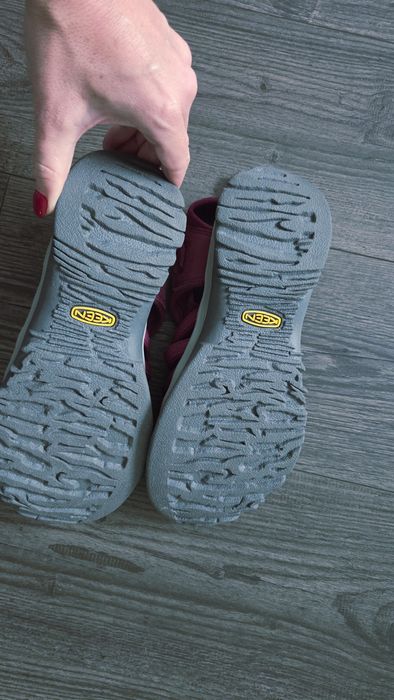 Keen Whisper Beetred Honeysuckle 38