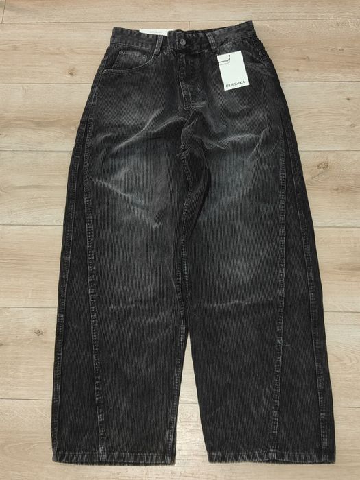 Розпродаж широкі джинси Bershka