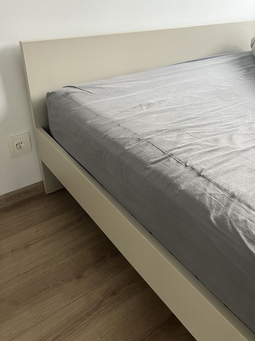 Łóżko z Ikea z materacem