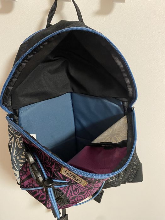 Mochila nova Dakine