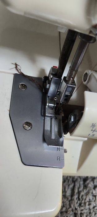 Продам оверлок Marrylock740 DS
