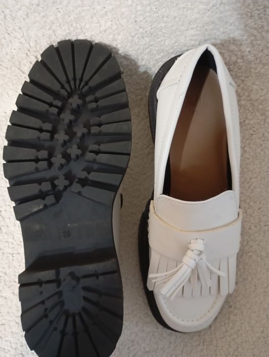 Продам лоферы новые H&M