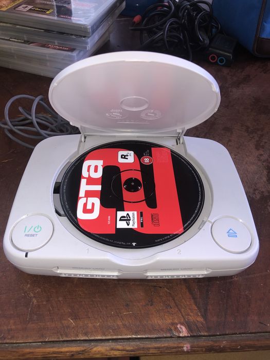 Playstation 1 + carregador