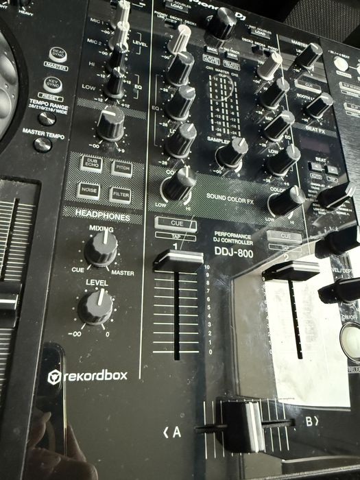 Pioneer DDJ-800 + twardy case Magma