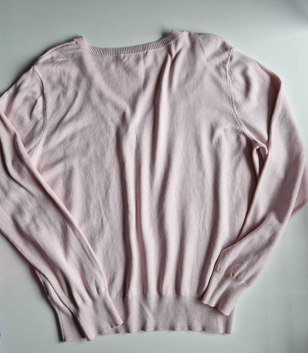 Klasyczny różowy lekki sweter z dekoltem w serek H&M r. M