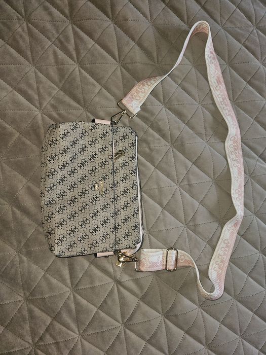 Сумка Guess кроссбоди