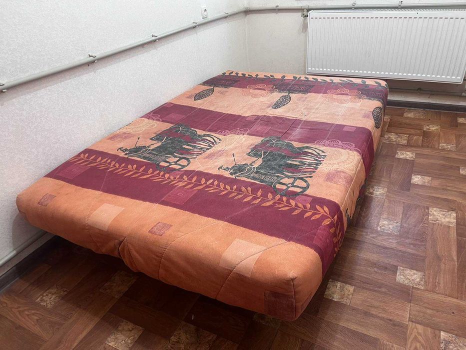 б/в диван розкладний