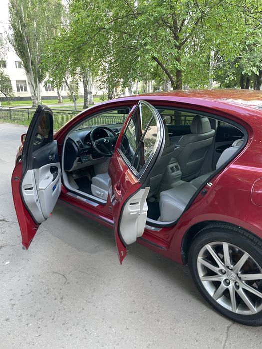 Продам Lexus GS 300