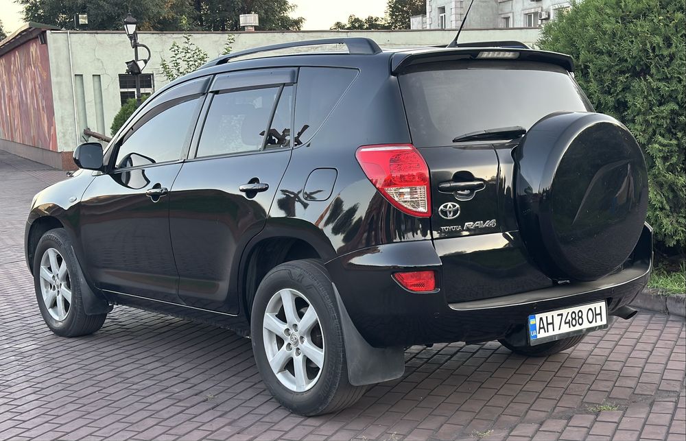 Продам Toyota RAV4 2007 2.0 бензин полный привод