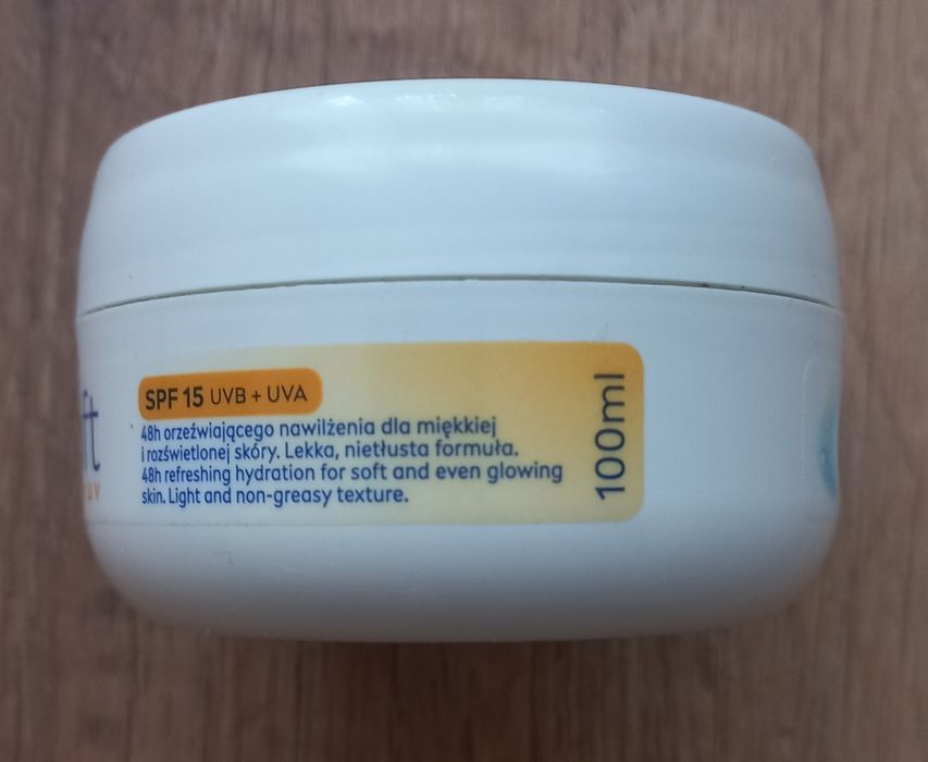 Nivea Soft Daily UV krem nawilżający SPF15 twarz ciało dłonie